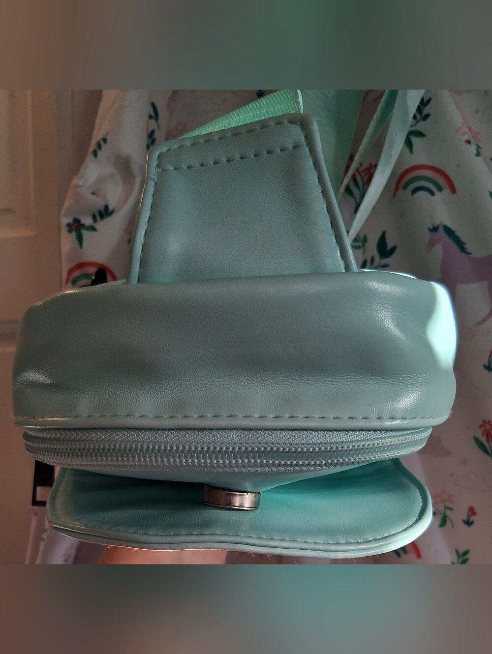 EUC Disney Universal Studios Retired Creature From The Black Lagoon Sling Bag - Picture 10 of 14